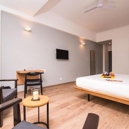 Oyo Townhouse 028 Corporate Suite Noida Ngoại thất bức ảnh
