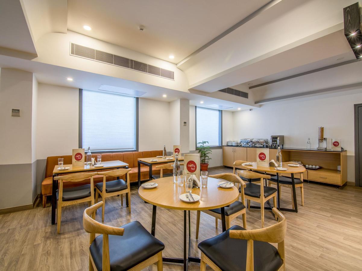 Oyo Townhouse 028 Corporate Suite Noida Ngoại thất bức ảnh