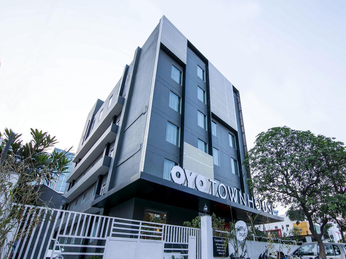 Oyo Townhouse 028 Corporate Suite Noida Ngoại thất bức ảnh