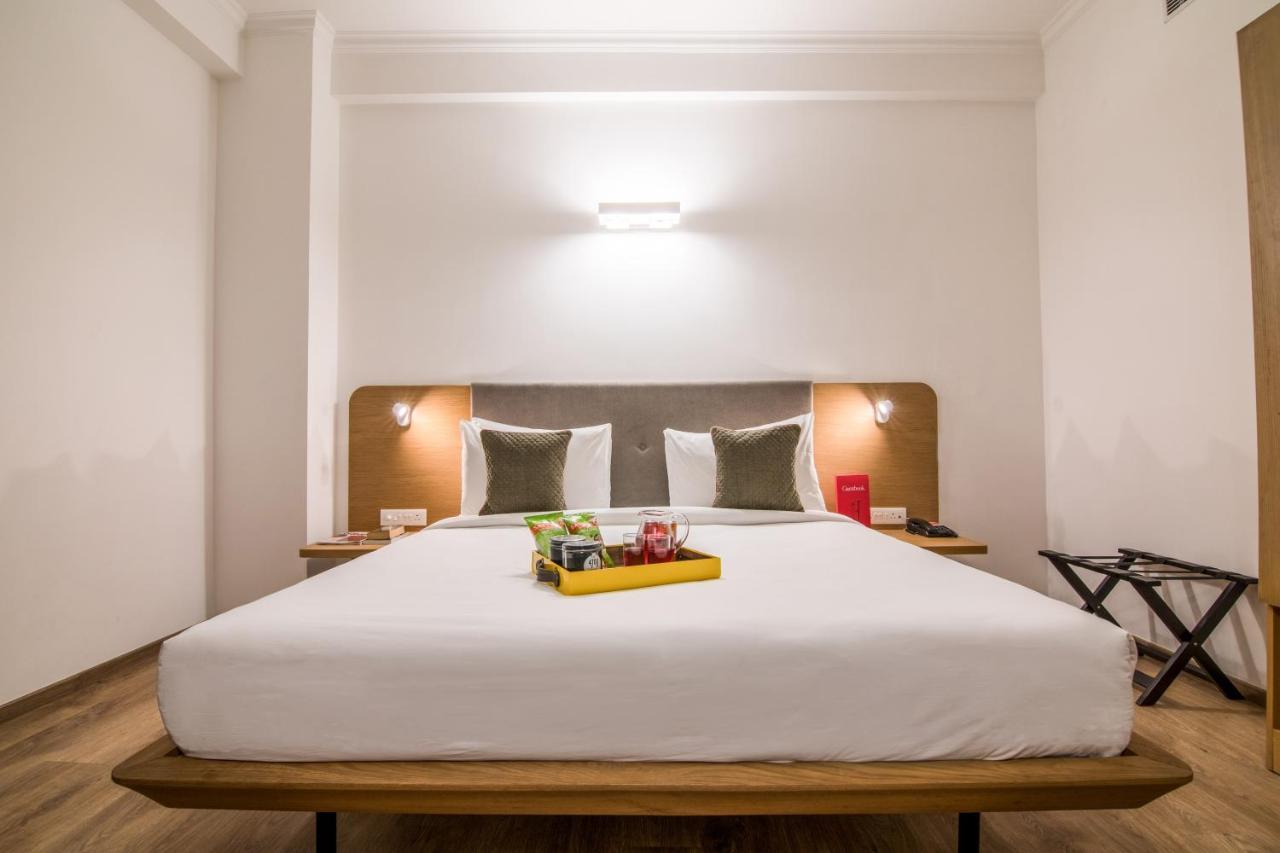 Oyo Townhouse 028 Corporate Suite Noida Ngoại thất bức ảnh