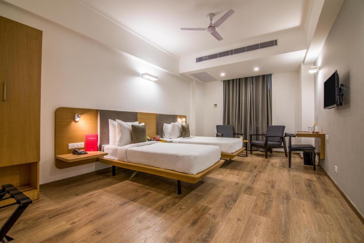 Oyo Townhouse 028 Corporate Suite Noida Ngoại thất bức ảnh