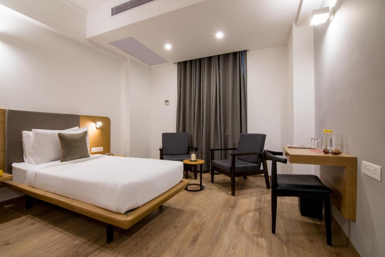 Oyo Townhouse 028 Corporate Suite Noida Ngoại thất bức ảnh