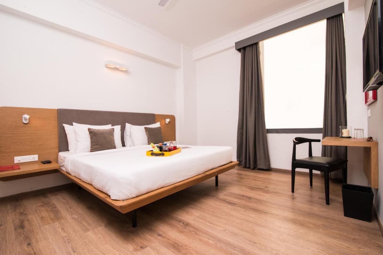 Oyo Townhouse 028 Corporate Suite Noida Ngoại thất bức ảnh
