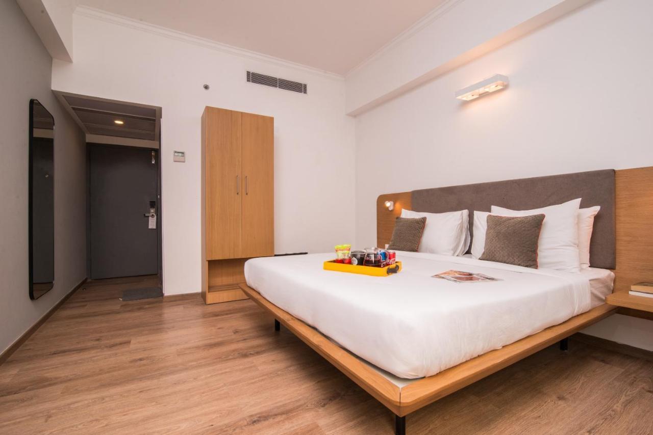 Oyo Townhouse 028 Corporate Suite Noida Ngoại thất bức ảnh