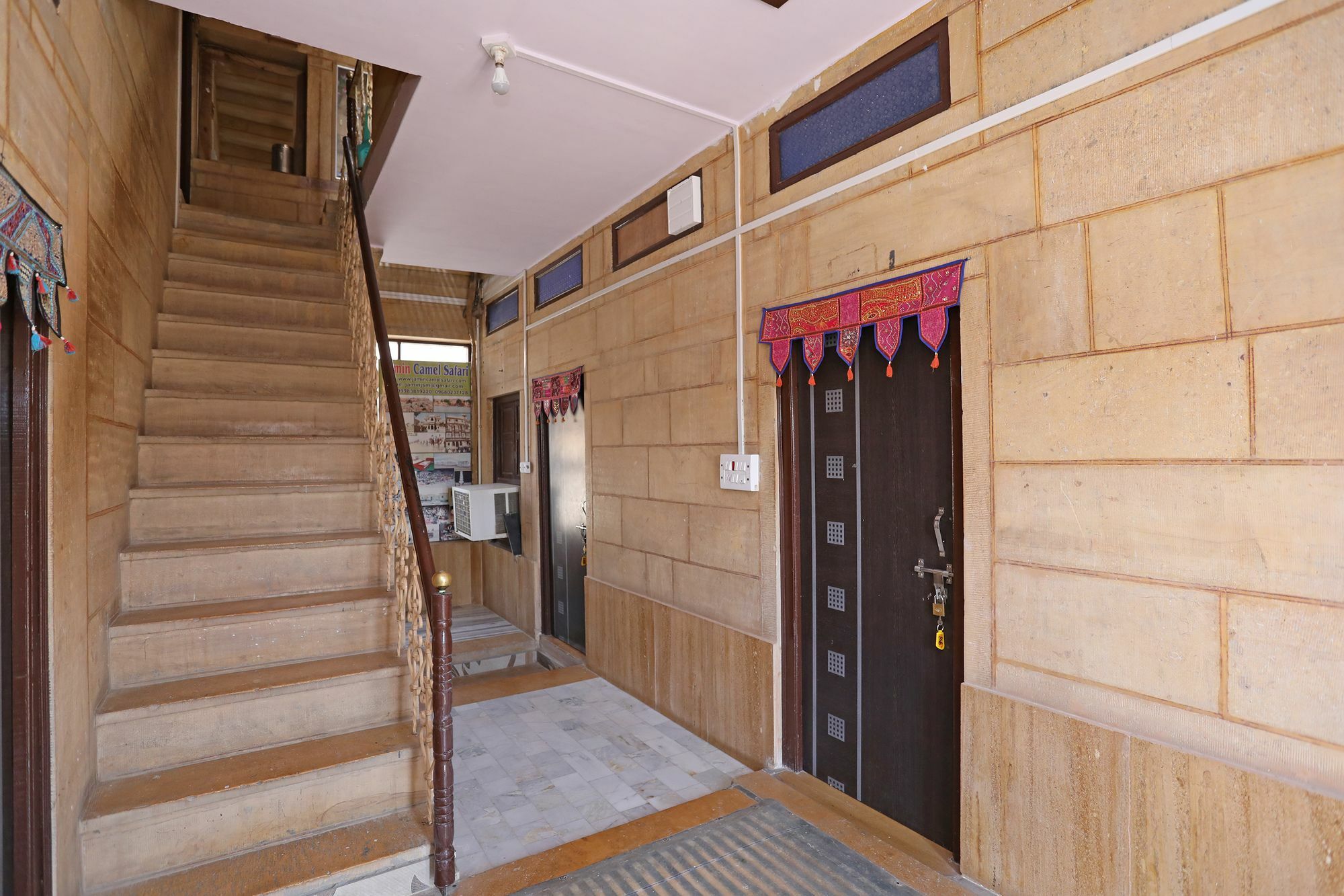 Oyo Townhouse 028 Corporate Suite Noida Ngoại thất bức ảnh