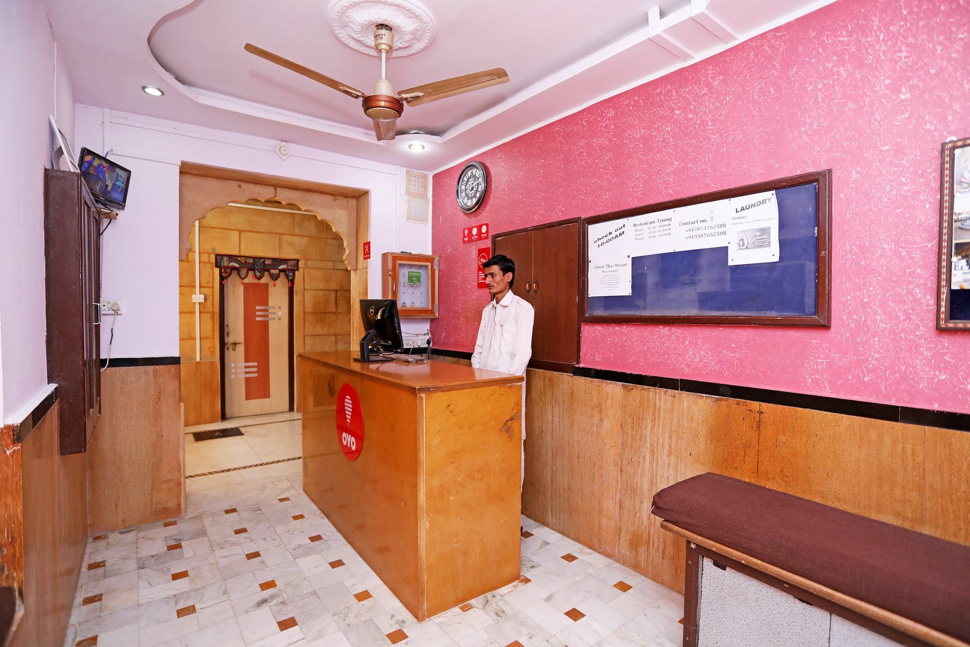 Oyo Townhouse 028 Corporate Suite Noida Ngoại thất bức ảnh