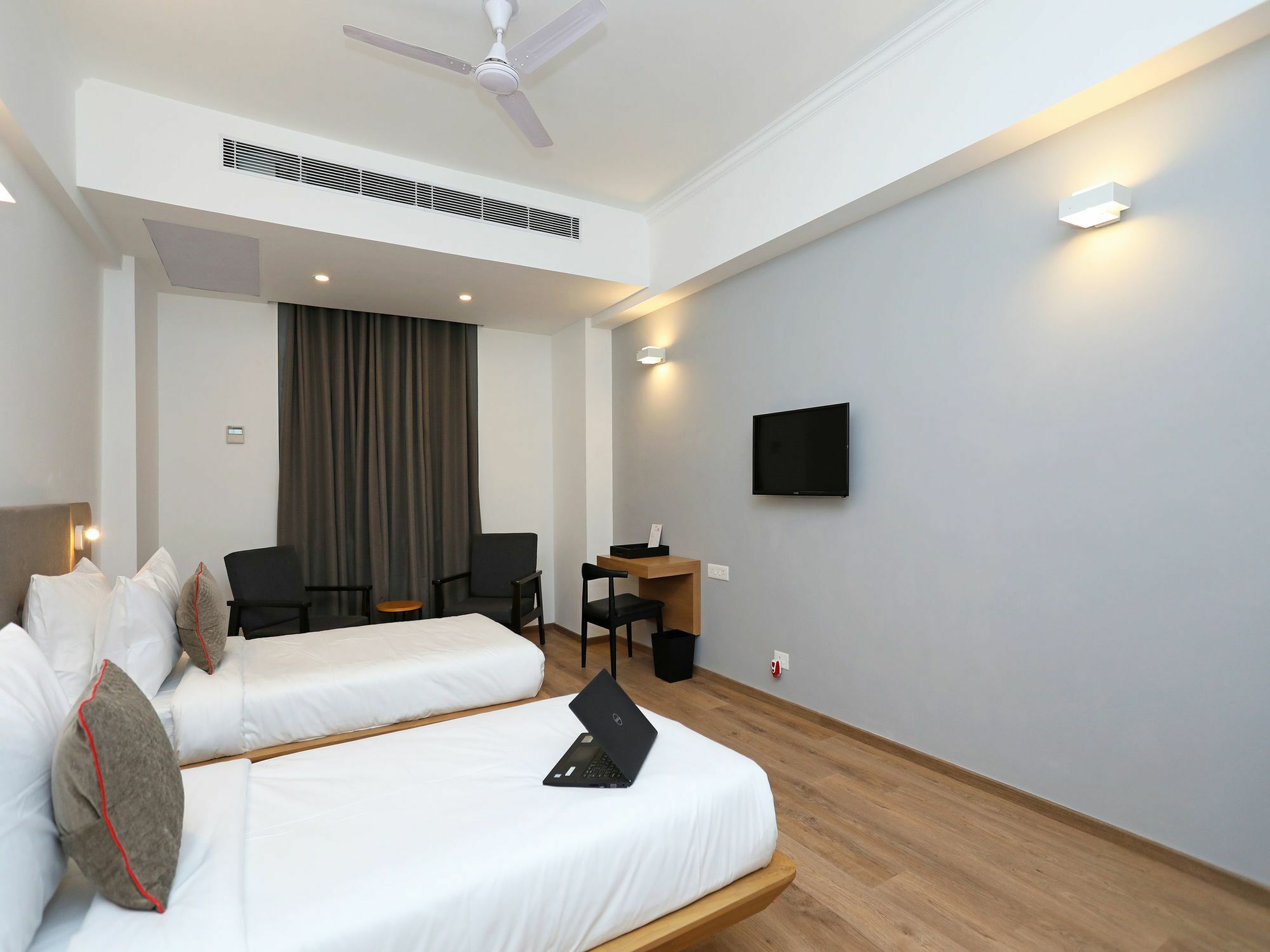 Oyo Townhouse 028 Corporate Suite Noida Ngoại thất bức ảnh