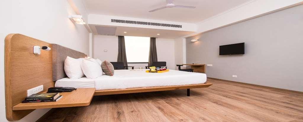 Oyo Townhouse 028 Corporate Suite Noida Phòng bức ảnh